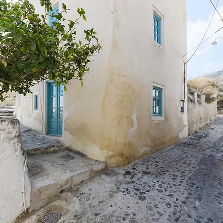 Santorinio Yellow House بيت للعطل Éxo Goniá