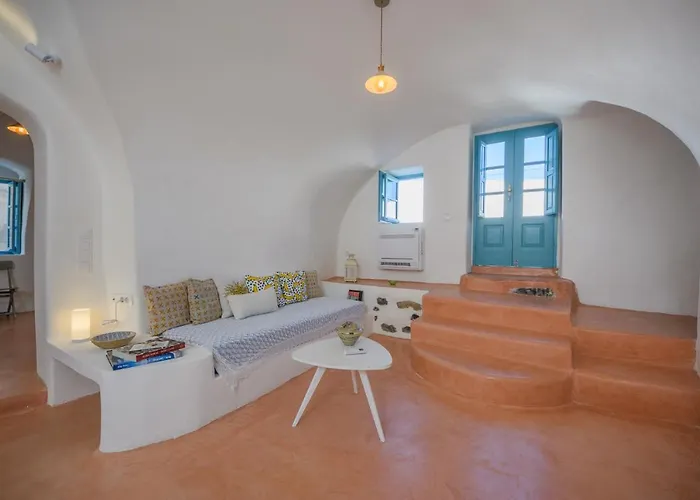 Santorinio Yellow House Holiday home *
