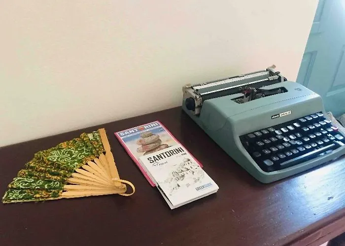 Santorinio Yellow House Holiday home Exo Gonia