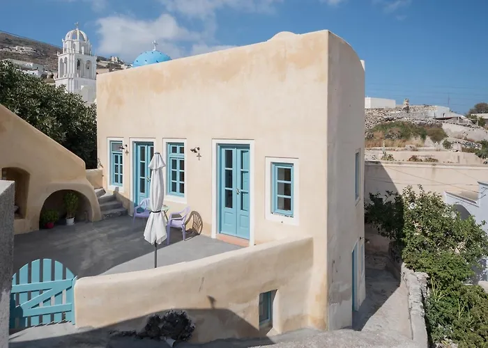 Santorinio Yellow House Exo Gonia