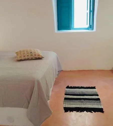 Santorinio Yellow House