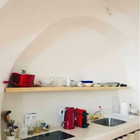 Santorinio Yellow House * Éxo Goniá