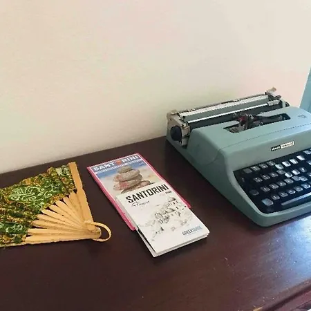 Santorinio Yellow House Vakantiehuis Éxo Goniá