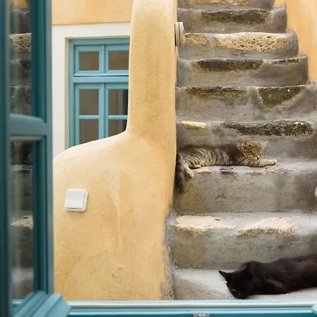 Feriehus Santorinio Yellow House *