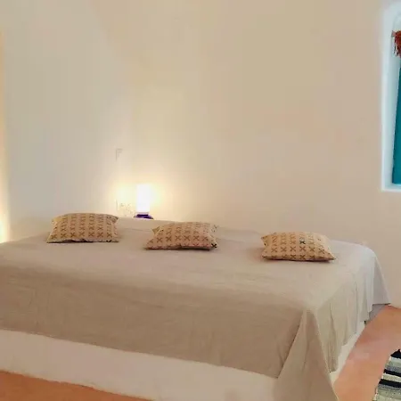 Santorinio Yellow House Feriehus Éxo Goniá