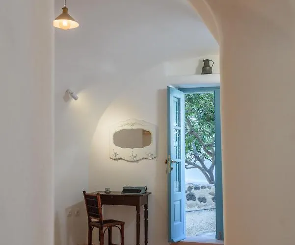 別荘 Santorinio Yellow House Éxo Goniá